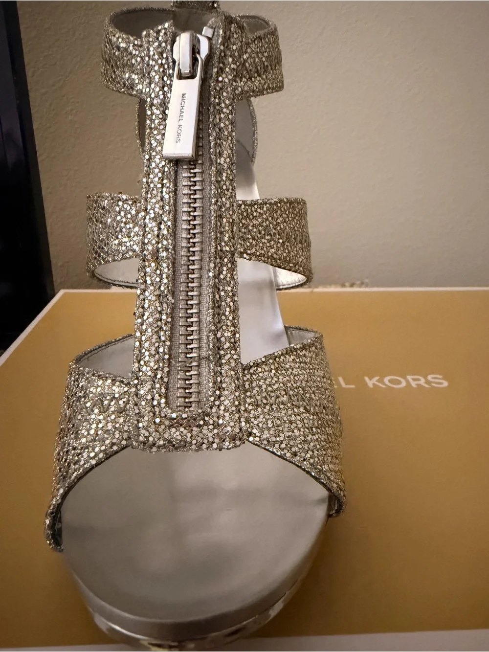 BRAND NEW! NEVER WORN